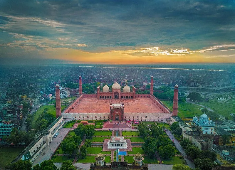 lahore billboard advertising locations